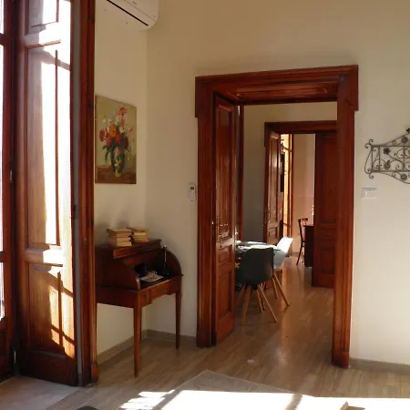 La Luna D'irene Apartment *